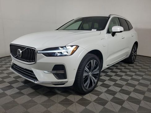 Used 2022 Volvo XC60 T8 Inscription w/ Advanced Package AWD/4WD image 3