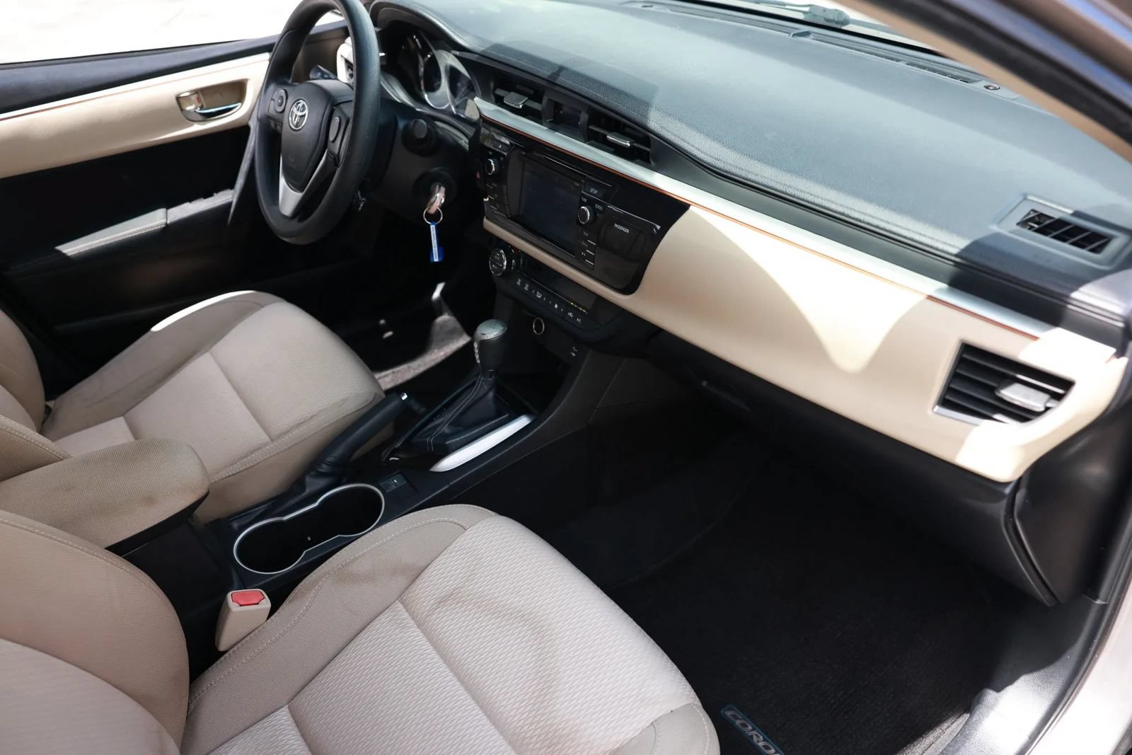 Used 2015 Toyota Corolla LE FWD image 25