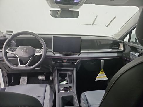 New 2026 Volkswagen Tiguan SE AWD/4WD image 12