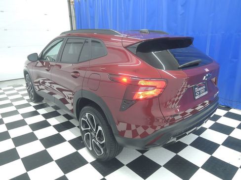 Used 2025 Chevrolet Trax RS FWD image 7