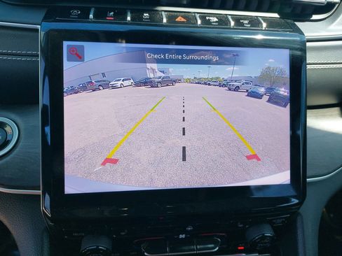 Used 2024 Jeep Grand Cherokee Limited image 25