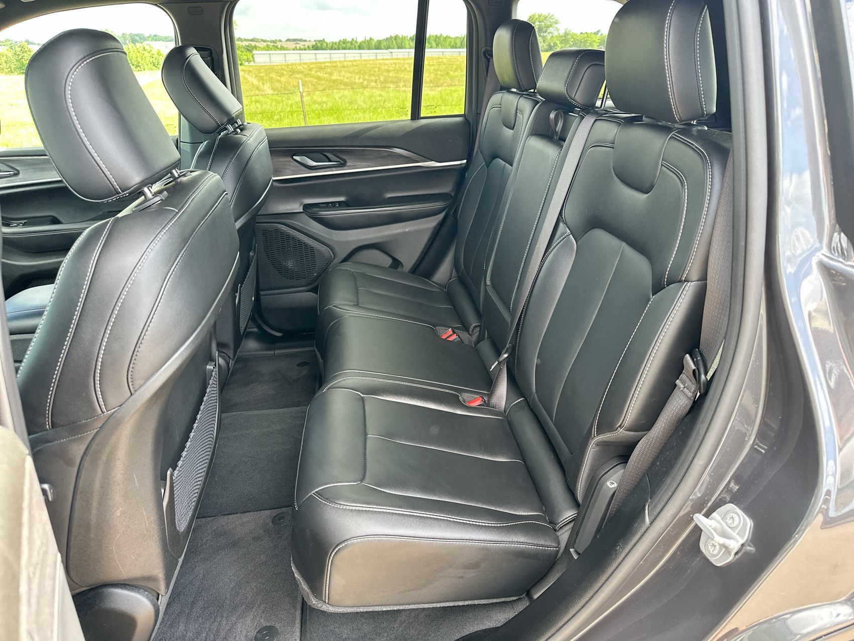 Used 2025 Jeep Grand Cherokee Limited AWD/4WD image 22