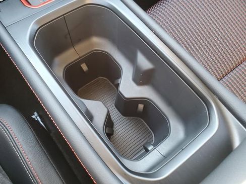 Certified 2025 Nissan Kicks SR image 21