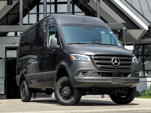 Used 2025 Mercedes-Benz Sprinter 2500 image 1