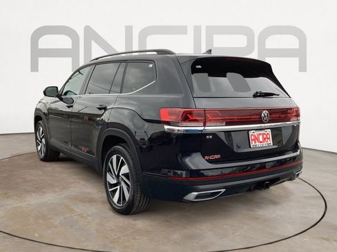 Used 2025 Volkswagen Atlas SE image 12