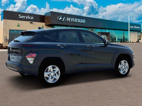 New 2026 Hyundai Kona SE image 8