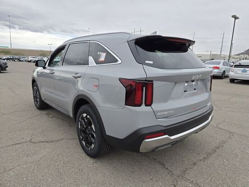 New 2026 Kia Sorento S FWD image 4