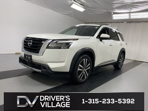 Used 2023 Nissan Pathfinder Platinum w/ Cargo Package AWD/4WD image 7