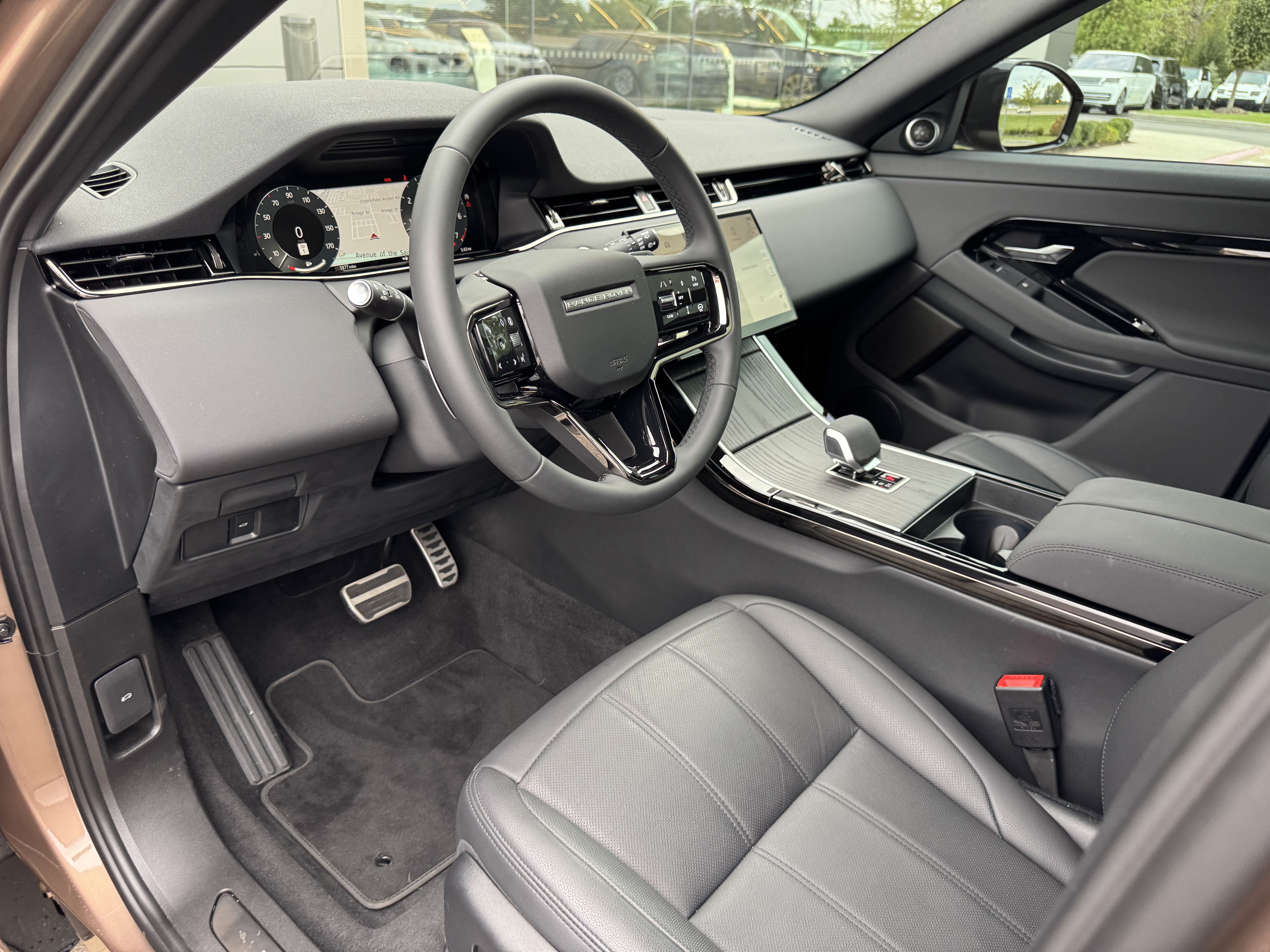 Certified 2026 Land Rover Range Rover Evoque Dynamic SE AWD/4WD image 12