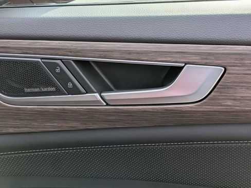 Used 2024 Volkswagen Atlas SEL Premium R-Line image 38