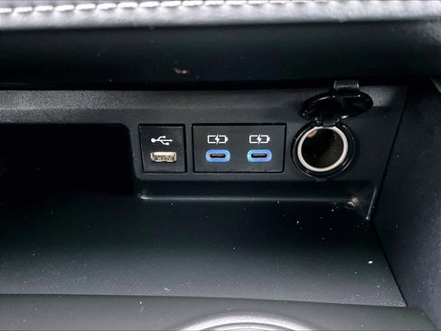 Used 2022 Toyota Highlander XLE image 27