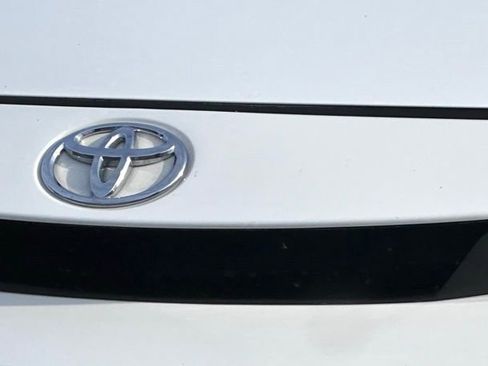 Used 2021 Toyota Corolla SE w/ Carpet Mat Package (TMS) image 4