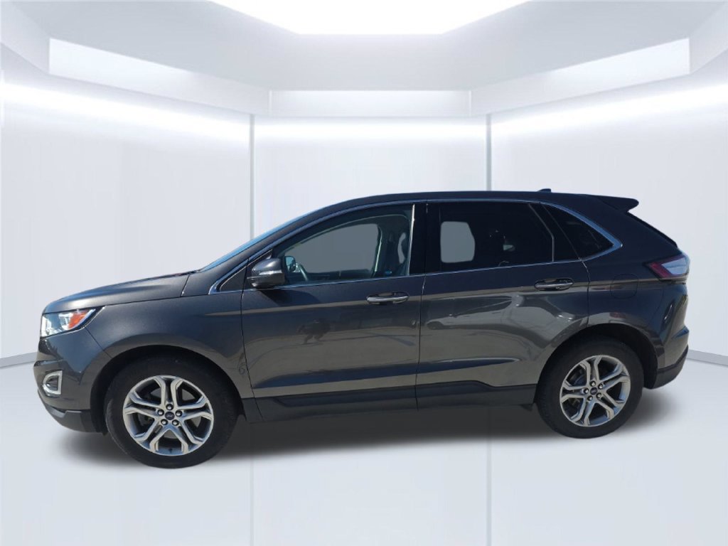 Used 2018 Ford Edge Titanium w/ Ford Safe & Smart Package AWD/4WD image 3