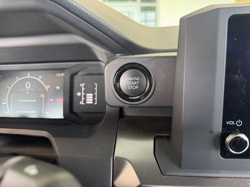 Certified 2025 Toyota Tacoma SR5 image 30