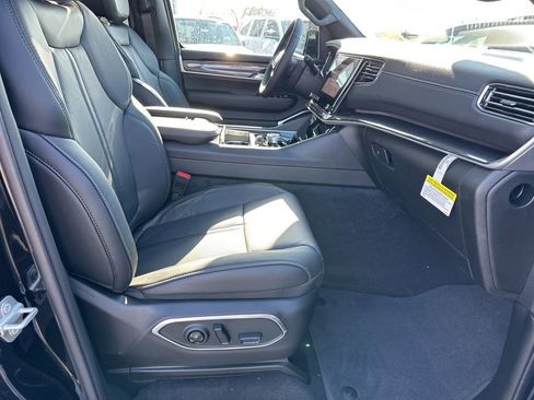 New 2024 Jeep Wagoneer 4WD w/ Premium Group I image 22