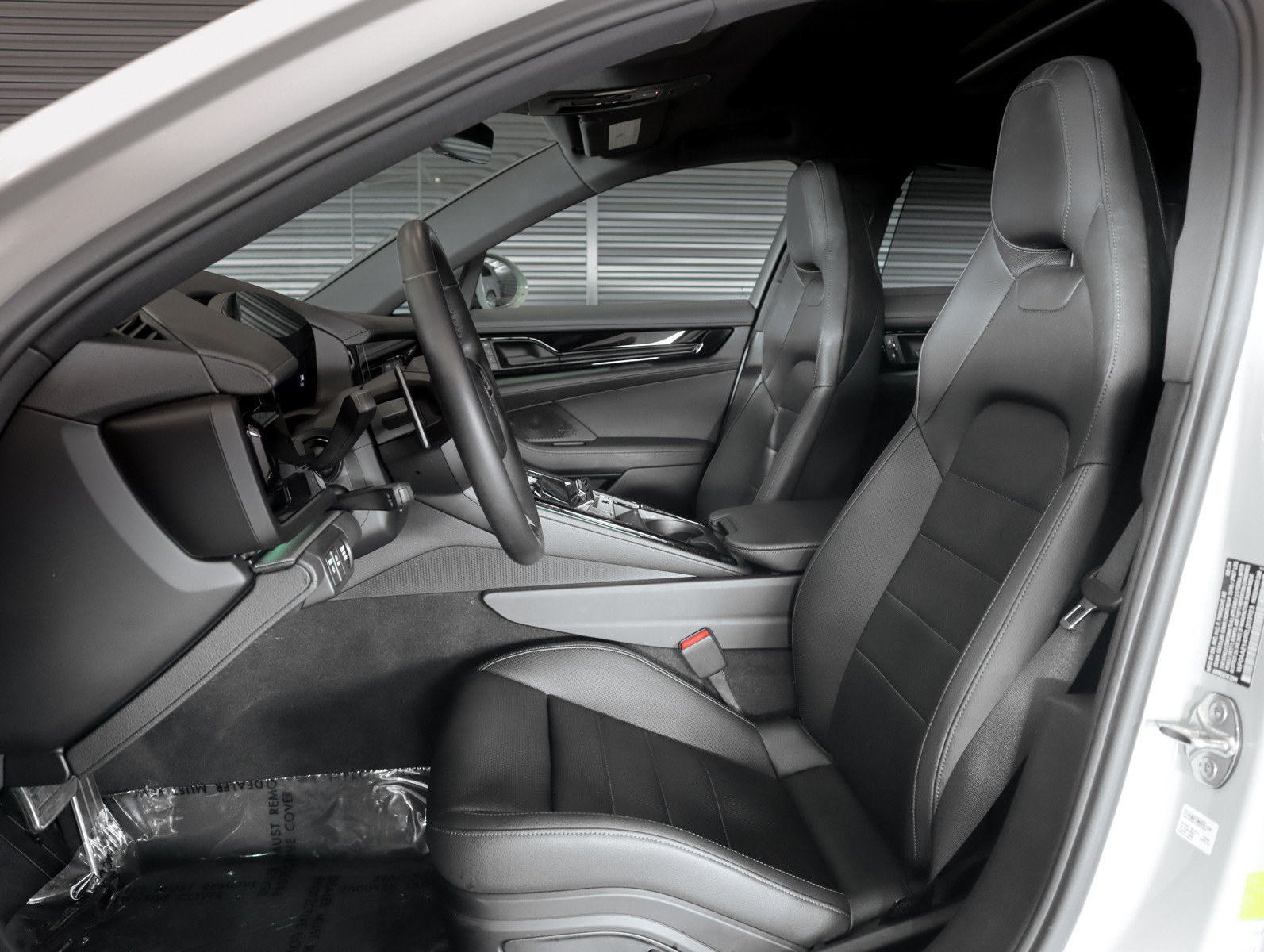 Certified 2024 Porsche Panamera RWD image 5