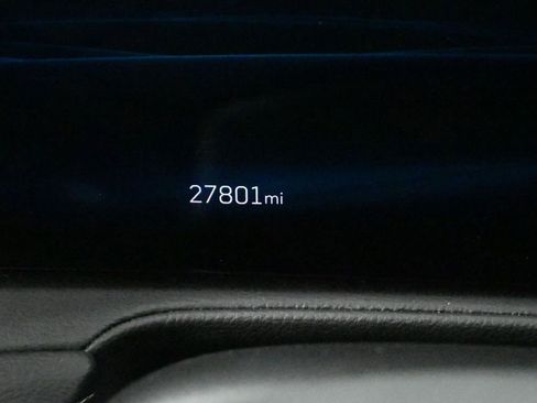 Used 2025 Cadillac XT4 Premium Luxury image 38