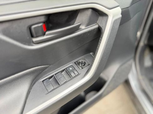 Used 2019 Toyota RAV4 LE w/ All Weather Liner Package image 30