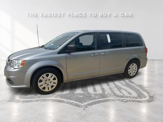 Used 2018 Dodge Grand Caravan SE w/ UConnect Hands-Free Group FWD image 3