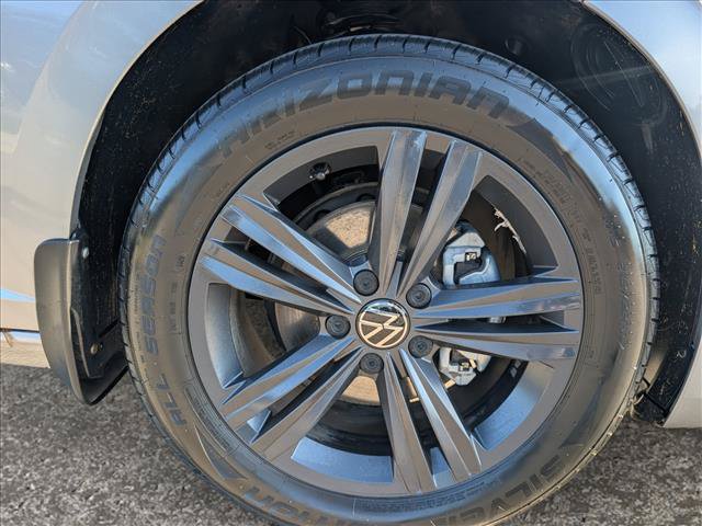 Used 2022 Volkswagen Jetta SE w/ Panoramic Sunroof Package FWD image 20
