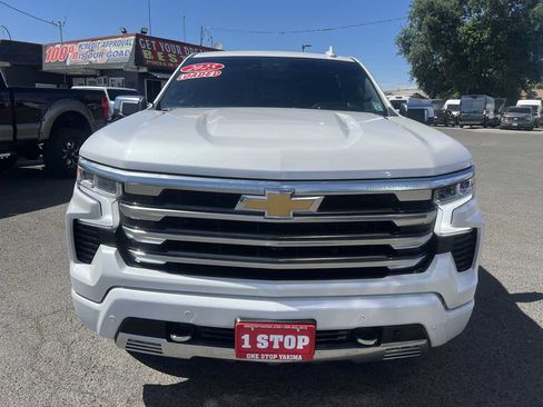 Used 2025 Chevrolet Silverado 1500 High Country w/ Technology Package AWD/4WD image 2