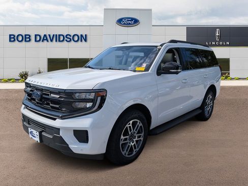 Certified 2025 Ford Expedition Active AWD/4WD image 1