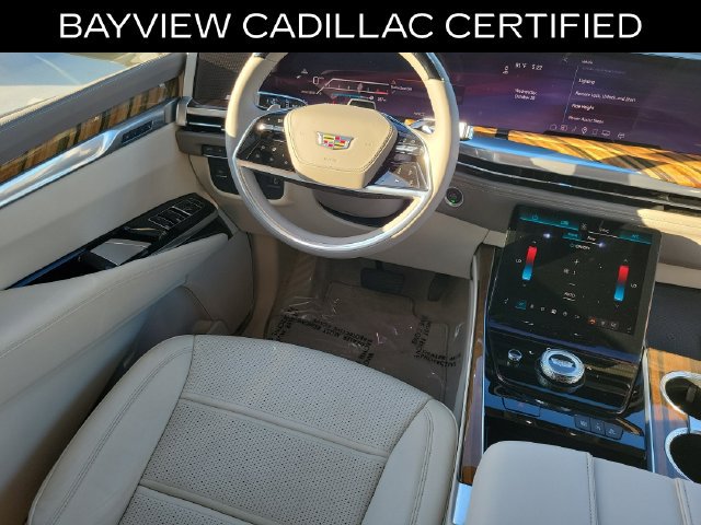 Used 2025 Cadillac Escalade Premium Luxury Platinum AWD/4WD image 24
