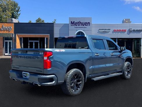 Used 2020 Chevrolet Silverado 1500 Custom w/ Custom Value Package AWD/4WD image 4
