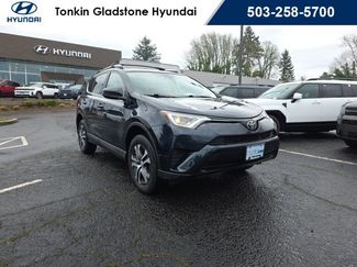 Used 2017 Toyota RAV4 LE video 1