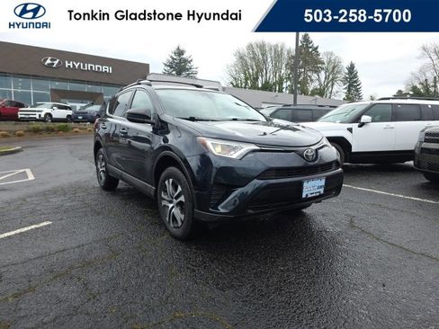 Used 2017 Toyota RAV4 LE image 1