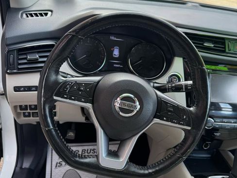 Used 2017 Nissan Rogue Sport SL w/ SL Premium Package image 9