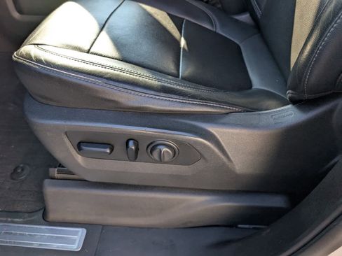 Used 2019 GMC Sierra 1500 SLT w/ SLT Premium Package image 18