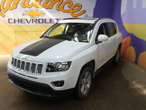 Used 2016 Jeep Compass 4WD image 4