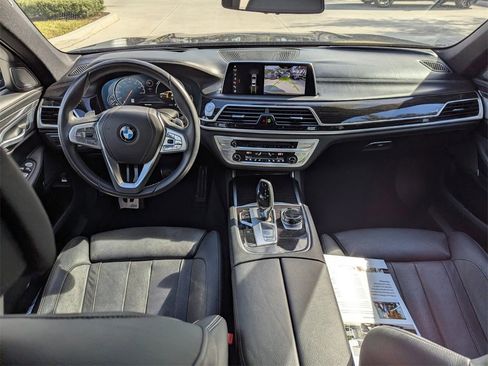 Used 2019 BMW 740i image 15