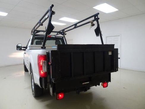 Used 2018 Ford F250 XL w/ Power Equipment Group RWD image 10