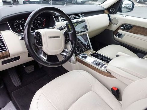 Used 2019 Land Rover Range Rover HSE image 11