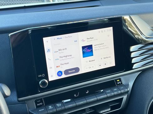 Used 2025 Toyota Camry LE image 21