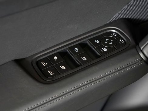 New 2026 Porsche Cayenne S AWD/4WD image 16