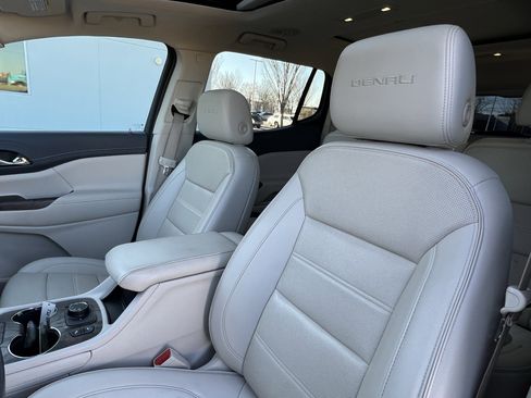 Used 2021 GMC Acadia Denali w/ Denali Technology Package image 16