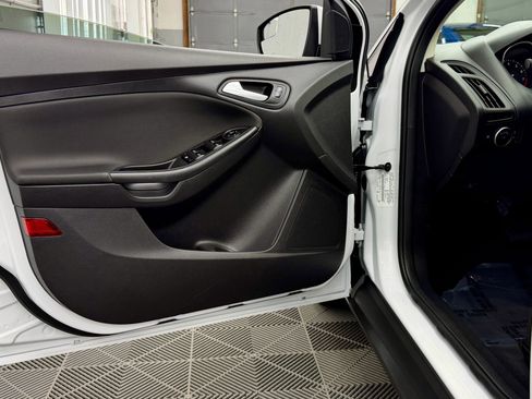 Used 2015 Ford Focus SE image 5