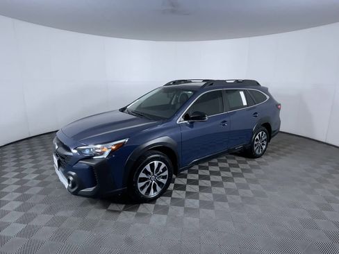 Used 2023 Subaru Outback Limited image 4