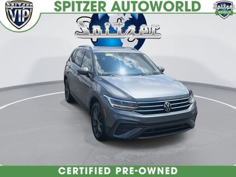 Used 2023 Volkswagen Tiguan SE w/ Panoramic Sunroof Package AWD/4WD image 3