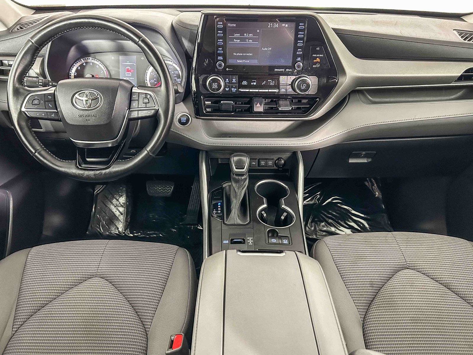 Used 2021 Toyota Highlander LE FWD image 13