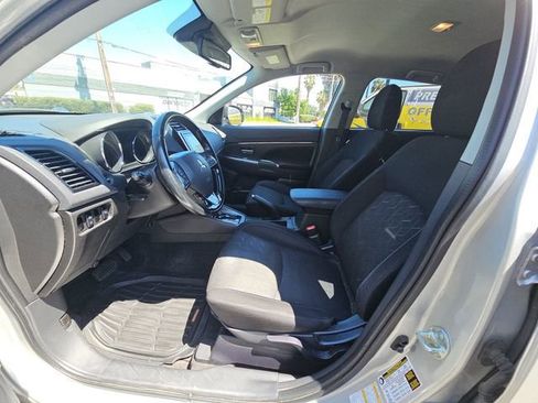 Used 2021 Mitsubishi Outlander Sport SE image 5