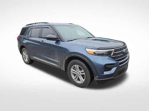 Used 2020 Ford Explorer XLT w/ Comfort Package AWD/4WD image 2