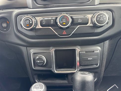 Used 2021 Jeep Wrangler Unlimited Sport AWD/4WD image 24