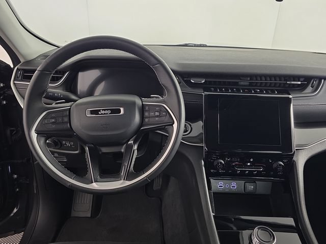 Used 2022 Jeep Grand Cherokee L Laredo w/ Luxury Tech Group I AWD/4WD image 12