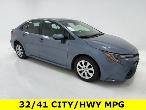 Used 2023 Toyota Corolla LE image 1