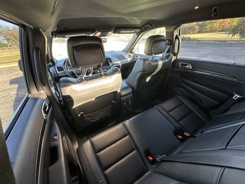 Used 2019 Jeep Grand Cherokee Limited image 21