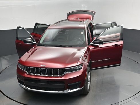 Used 2024 Jeep Grand Cherokee L Limited w/ Luxury Tech Group II image 52